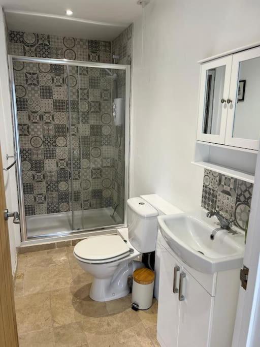 2 Bedroom Cottage In Old Town Свіндон Екстер'єр фото